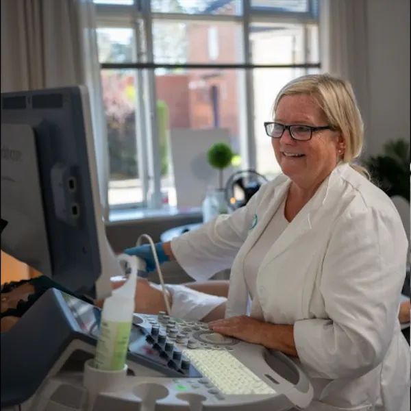 Annette Marup — Indehaver & Jordemoder hos Klinik A-SCAN